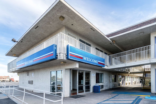 Motel 6 El Centro, CA Logo