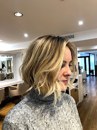 Photo n°4 de DESSANGE - Coiffeur Sceaux à Sceaux (Institut de beauté)