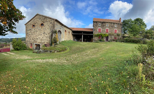 Photo de Le Clos de Lugeac - Piscine - 14 couchages à Vergongheon (43360)