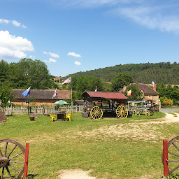 Photo n°57 de La Friterie FarWest de Larzac à Larzac (Restaurant de hamburgers)