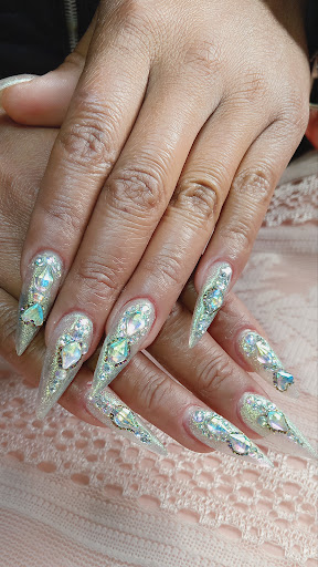 Uñas y maquillaje Yasmin - Thumbnail