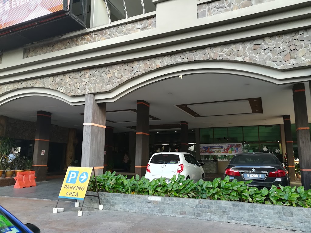 aroma hotel raja uda