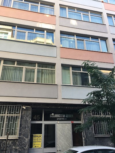 Kapıcılar Kralı Filminin Çekildiği Selahattin Zeren Apartmanı