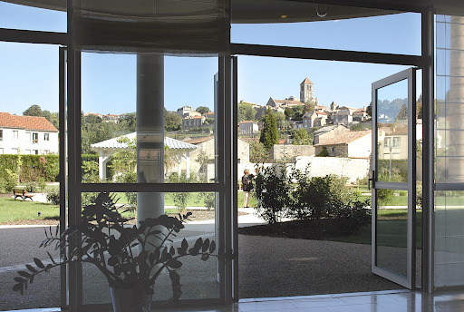 Photo de EHPAD La Pierre Meulière à Vouneuil-sur-Vienne (86210)