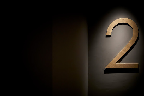 L & H Latina by null