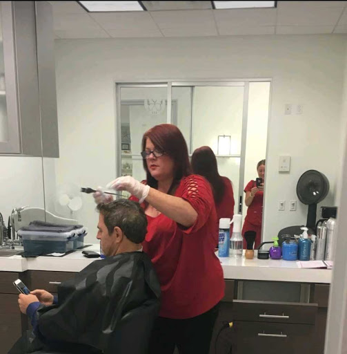 Red's Hair Lounge - Thumbnail