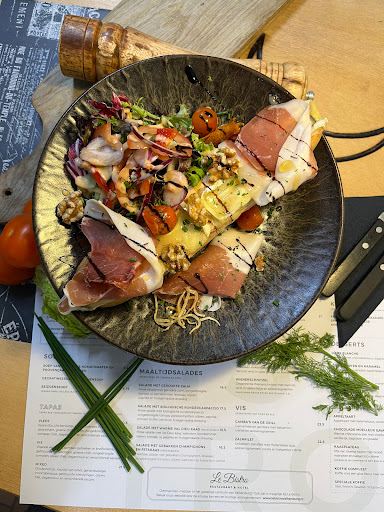 Le Bistro Hotel & Restaurant - Thumbnail