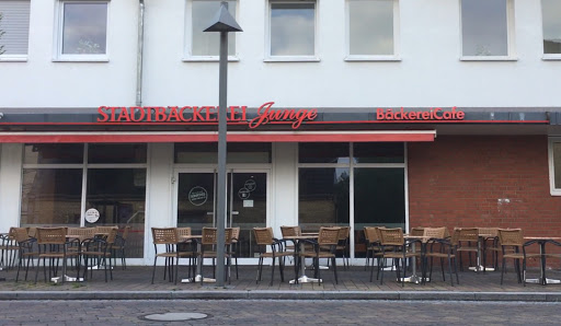 Junge Die Bäckerei. Reinfeld Paul-von-Schoenaichstraße