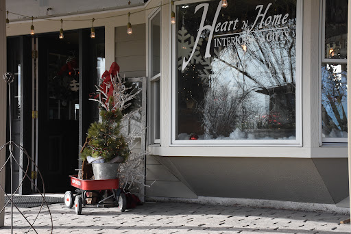 Heart N Home Interiors And Gifts Logo