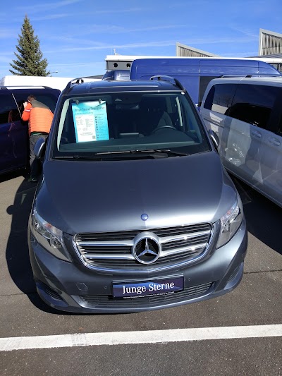 Photos of Mercedes-Benz dealership in Nuremberg
