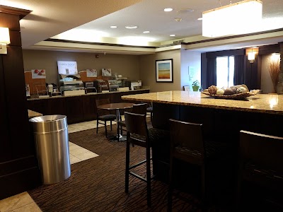 Photos of Holiday Inn Express & Suites Topeka West I-70 Wanamaker