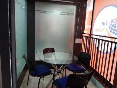 Af1qipogqyxqfe R9p Qs7rnzx9hekmosymrdnq0hewt=s387 K No