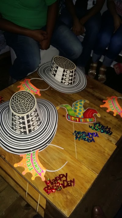Photos of Oye Bonita of 70