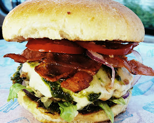 Photo n°8 de LA BURGER MOBILE à Treffléan (Restauration rapide)