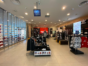 Photo n°2 de Foot Locker à Beauvais (Magasin de vêtements de sport)