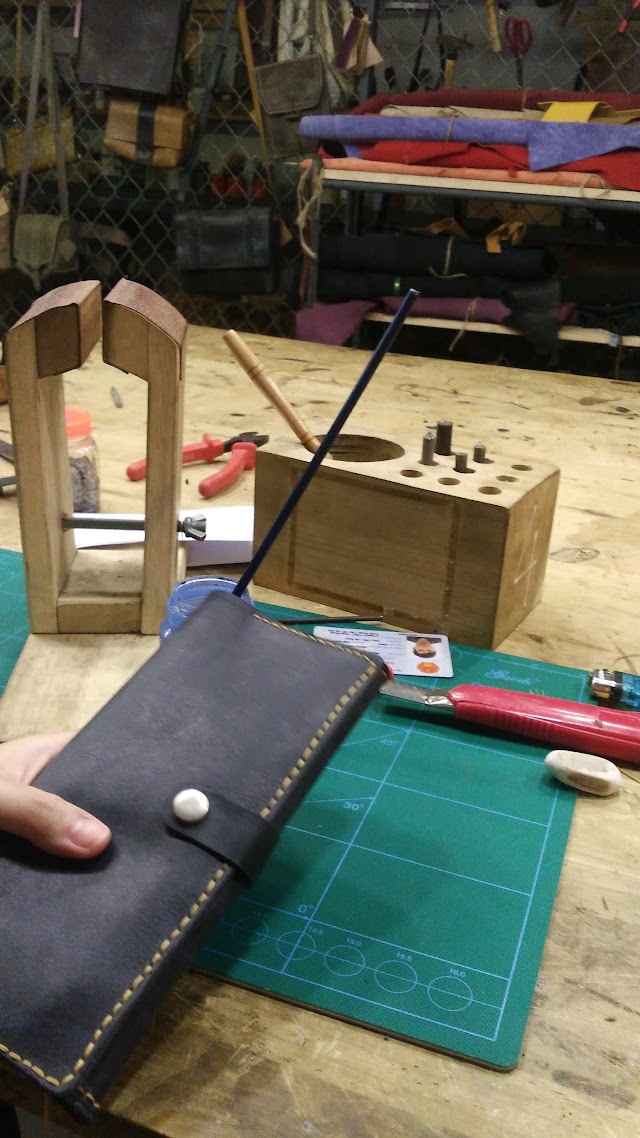 DIY Box Leather & Coffee Workshop