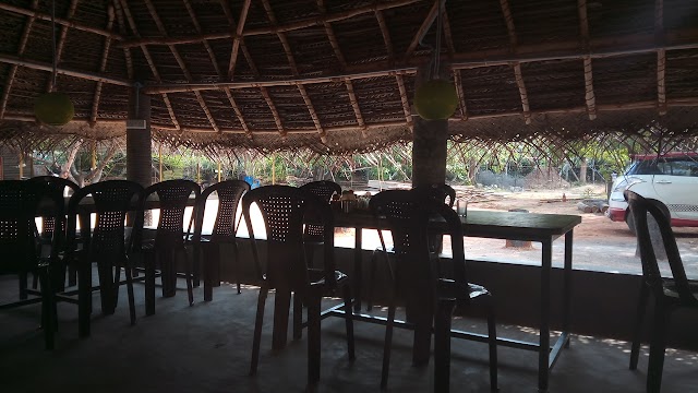 Hut & Food
