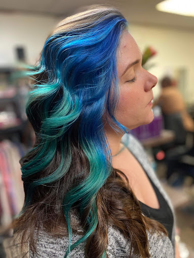 Chrissy's Cuts Color and Curls - Thumbnail
