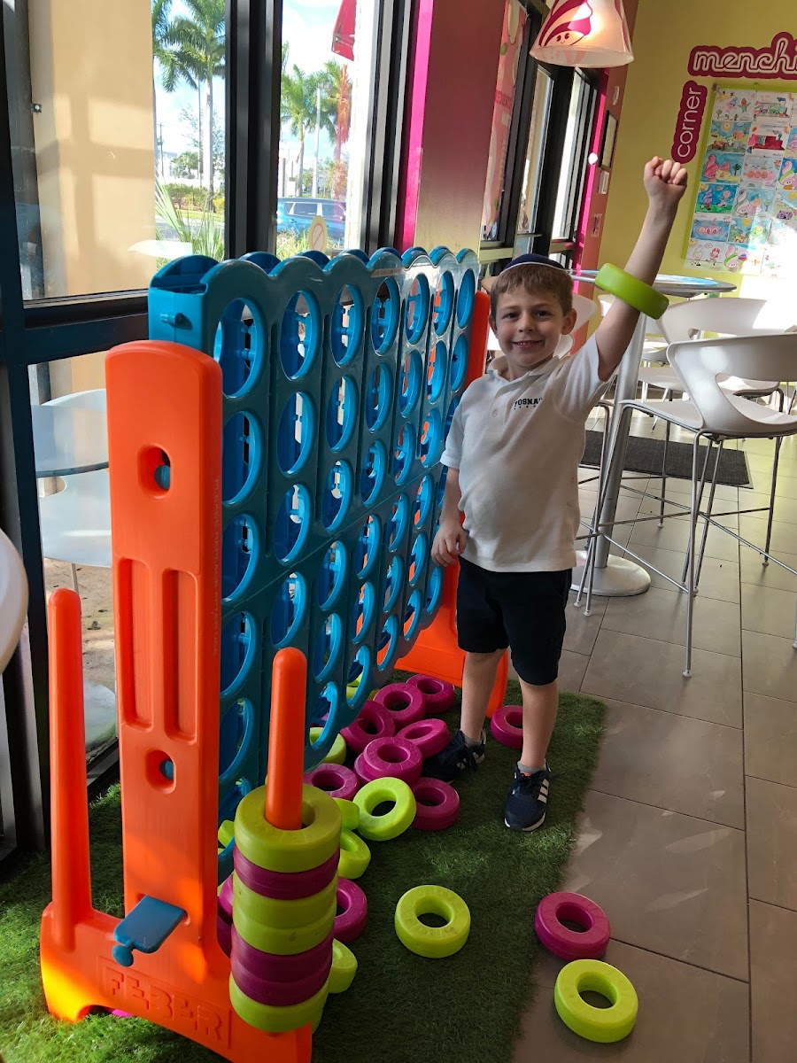 Menchie's Frozen Yogurt — photo 8