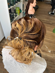 Photo n°17 de Arts et Coiffure Christina à Insming (Salon de coiffure)