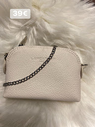 Photo n°7 de Ligne Maroquinerie à Le Neubourg (Magasin de maroquinerie)