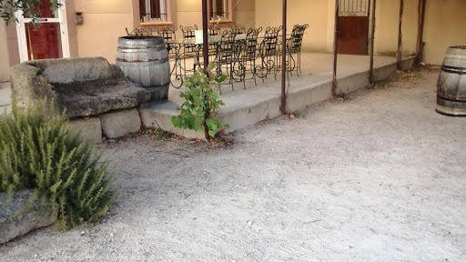 Photo de Salle René Roussière à Camaret-sur-Aigues (84850)