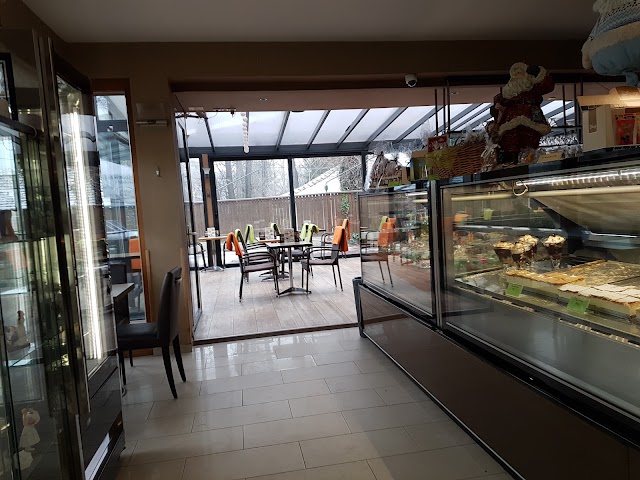 Cziniel Patisserie and Cafe