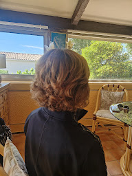 Photo n°10 de Giusi Coiffure - coiffeuse à domicile à Six-Fours-les-Plages (Salon de coiffure)