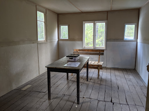 Waddy's Hut Gallery - Australia