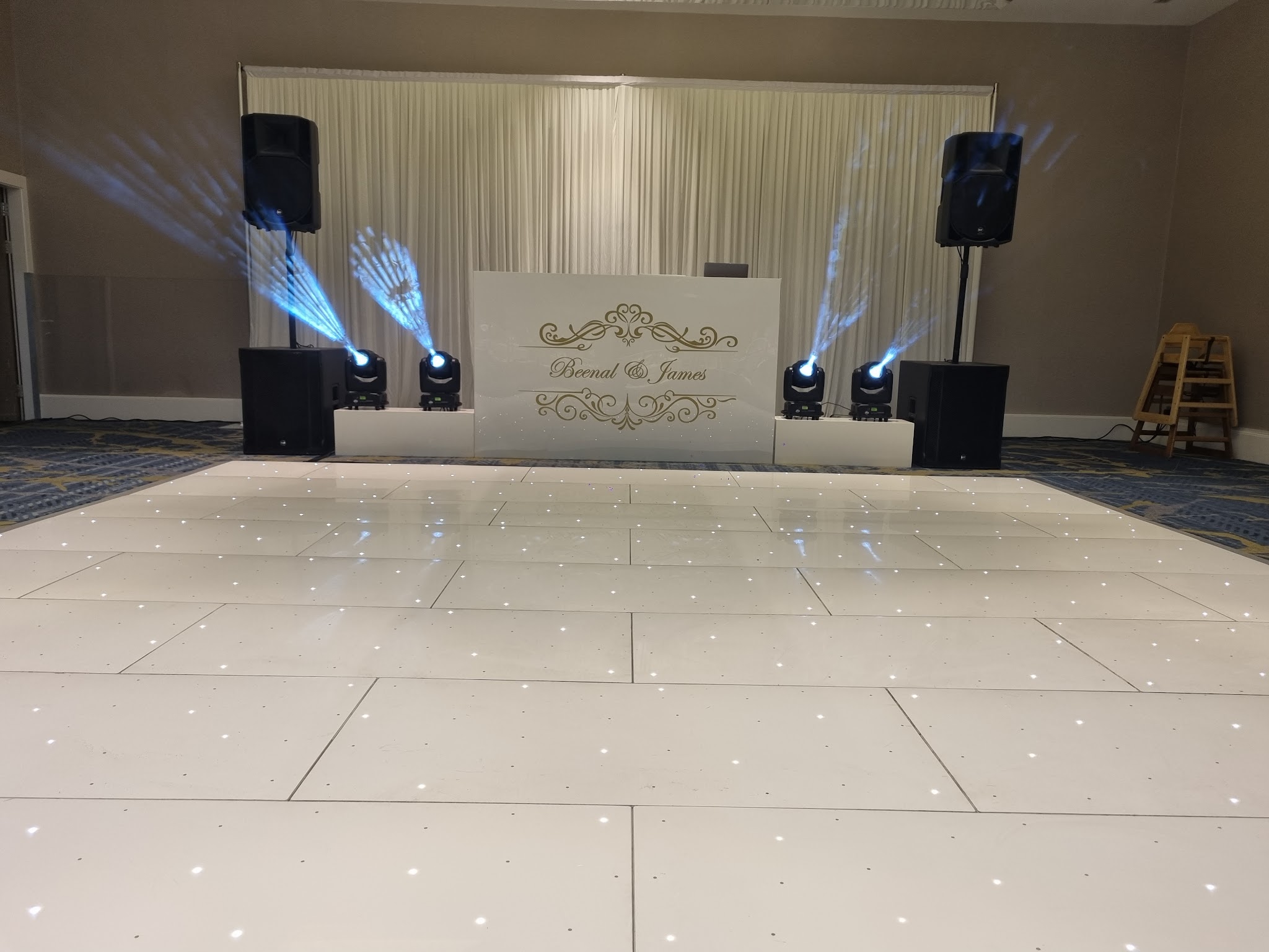 Sapphire Roadshow - Entertainment - photo 1