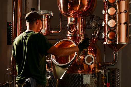 House of Apenera, Distilleria - Thumbnail
