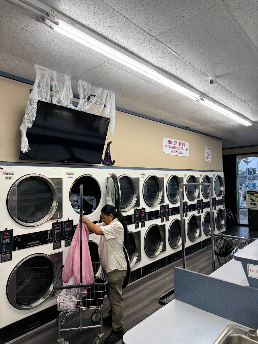 Clean laundry equipment at King Coin Laundry Lavandería in Los Angeles, CA