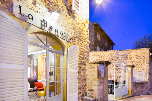Photo de Contact Hôtels Le Savigny & Spa à Blacé (69460)