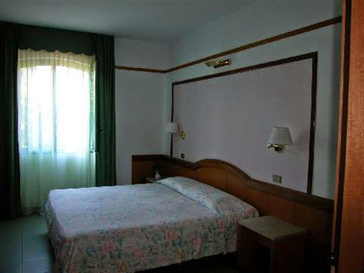 Hotel Waikiki - Thumbnail
