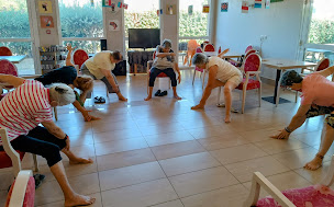 Photo n°4 de Livia Donatone, Association Anahata Vallée du Gapeau. Yoga et méditation pour enfants, adultes, Séniors, Énergéticienne. à La Farlède (Centre de yoga)