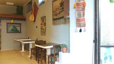 Roza Cafe & Bar