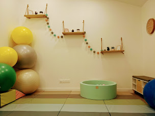 Photo n°5 de Cabinet de Kinésithérapie du Mas d'Aurumy / Julie GAUDIN, Anne-Flore FLIPO, Léna Coppard, Caroline DUFOUR et Alejandro ANORO à Fuveau (Kinésithérapeute)