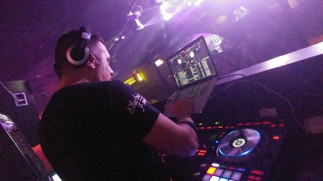 Club 51 Degrees