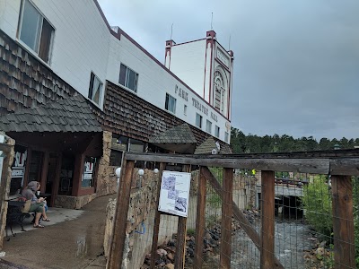 Historic Park Theater and Cafe