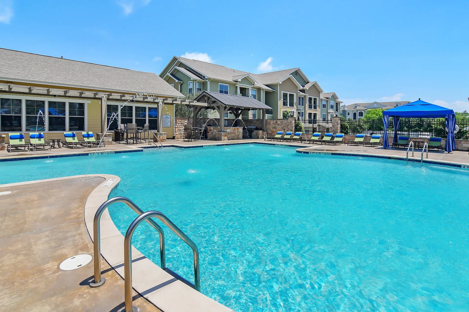Wellington Grande Apartment Homes