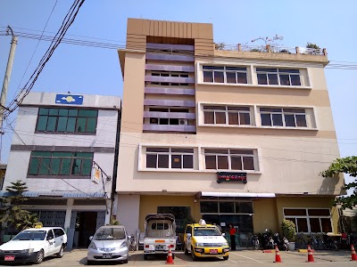 Photos of La Gabar Hospital