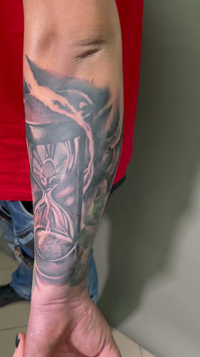 OTUSZTO Tattoo & Piercing