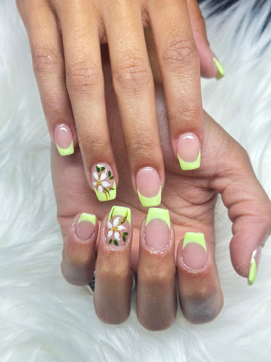 Sara's Nails - Thumbnail