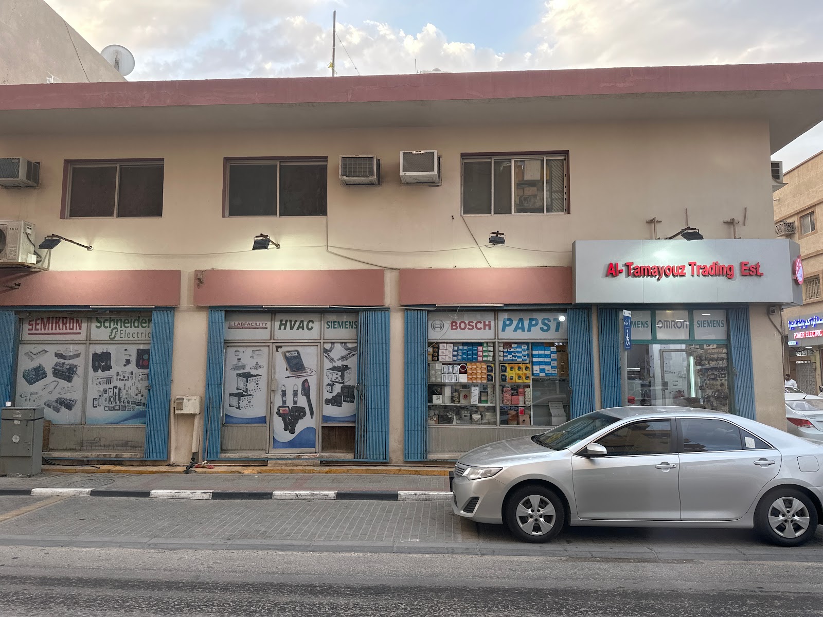 مؤسسة رمز التميّز للكهرباءالتجارية