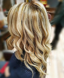 Photo n°11 de Urban Coiffure Corinne à Plan-de-Cuques (Salon de coiffure)