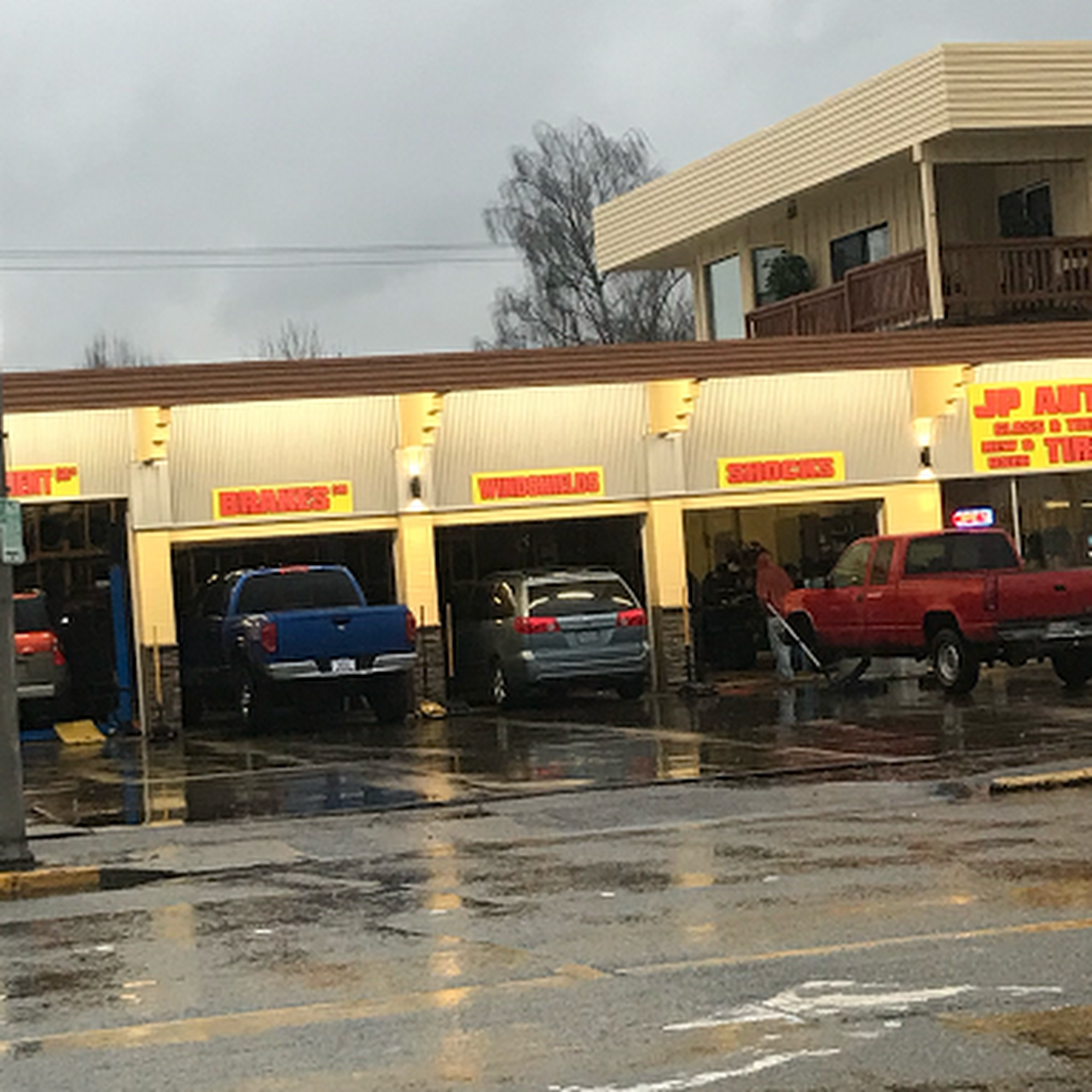 Jp auto glass & Tires Taller De Reparación De Automóviles en Longview