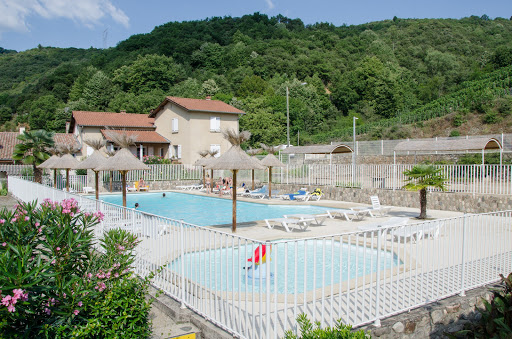 Camping Ardèche Le Castelet (ouvert jusqu'au 6 septembre 2025)