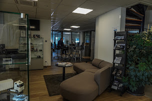 Photo n°9 de Mercedes Benz - SVI 01 à Viriat (Concessionnaire Mercedes-Benz)