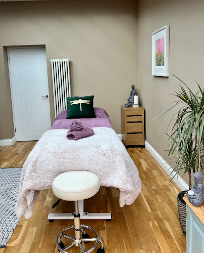 Holistic Health & Beauty - Annabel Forrest