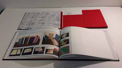 Papel de Arquitecta. Encuadernacion y Restauracion de libros. Carolina González